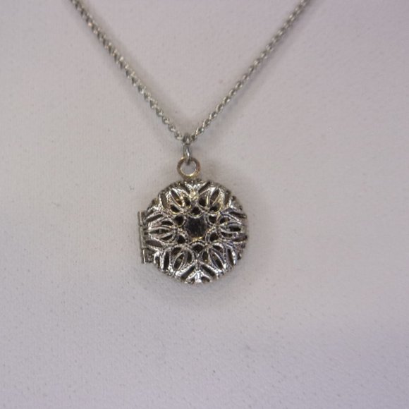 Small Silver Tone Cut Work Locket Necklace 16" L - Picture 2 of 7
